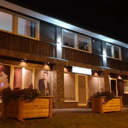 Apartment 4 *